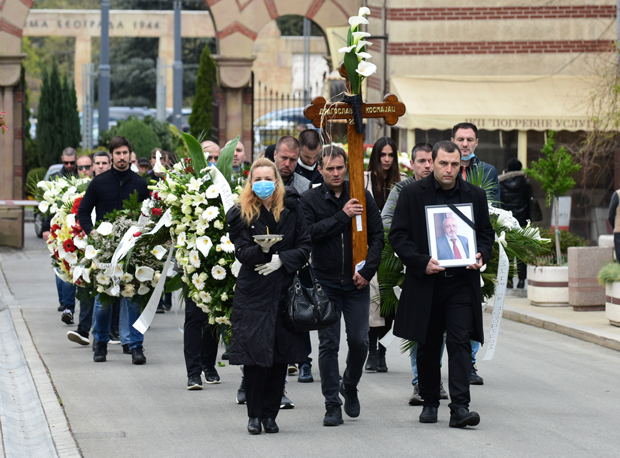 Драгослав Космајац сахрањен уз песме Тихо ноћи и А сад адио (ФОТО) 